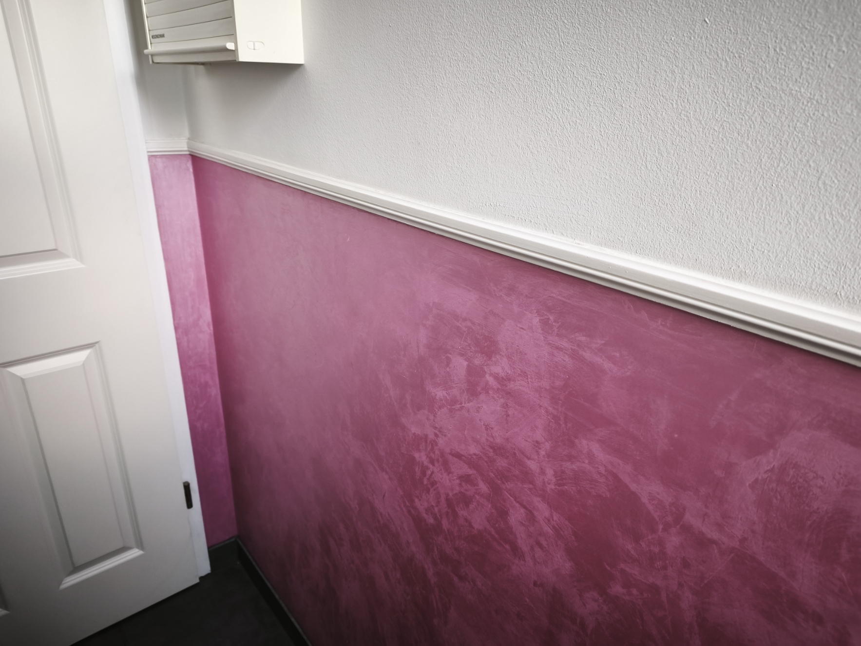 Dekorative Spachteltechnik rosa