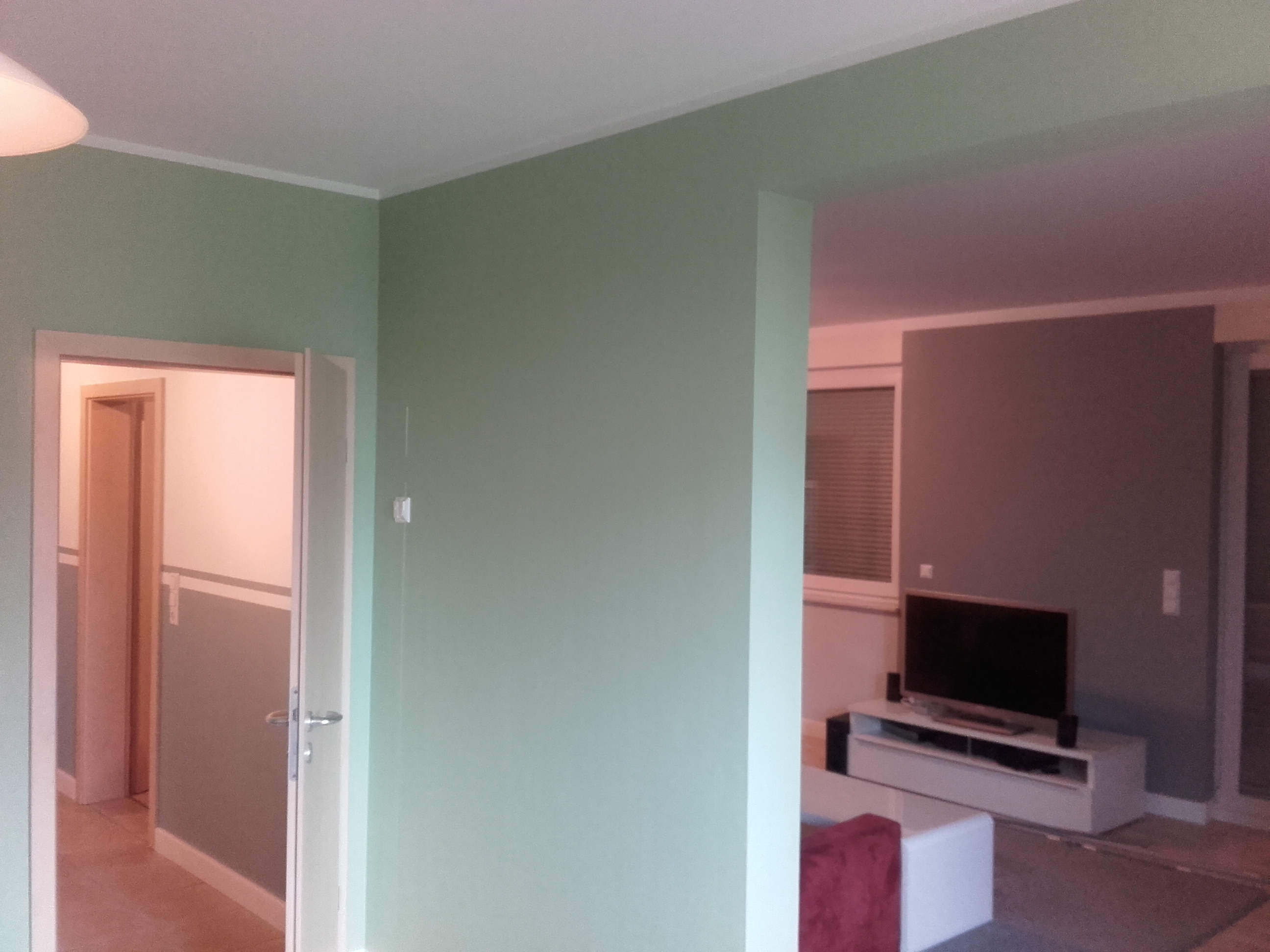 Wohnraum Farbgestaltung gruen-grau